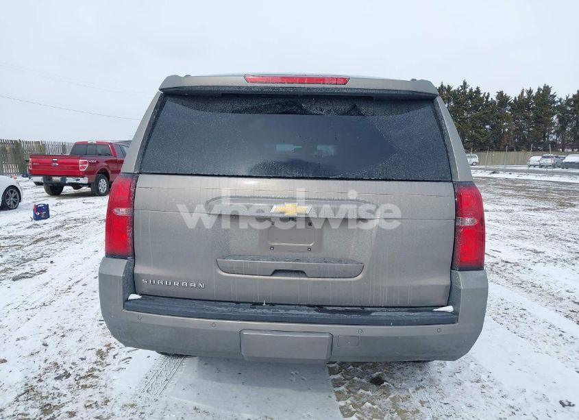 Photo 16 of 2017 Chevrolet Suburban LT (VIN 1GNSKHKC9HR388448)