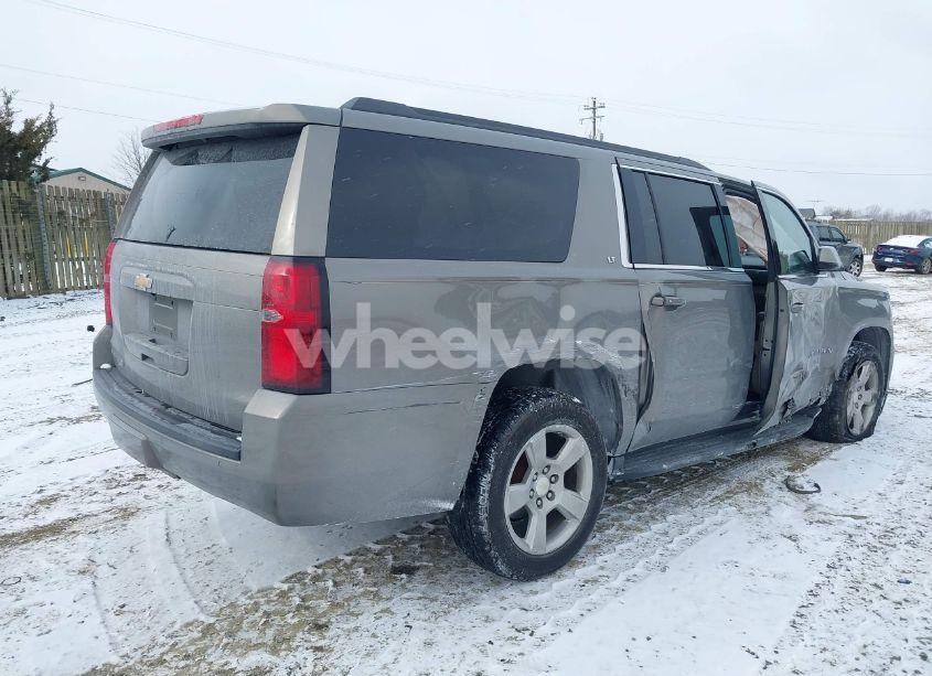 Photo 4 of 2017 Chevrolet Suburban LT (VIN 1GNSKHKC9HR388448)