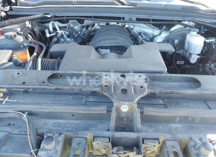 Photo 10 of 2018 Chevrolet Suburban LT (VIN 1GNSKHKC9JR231718)