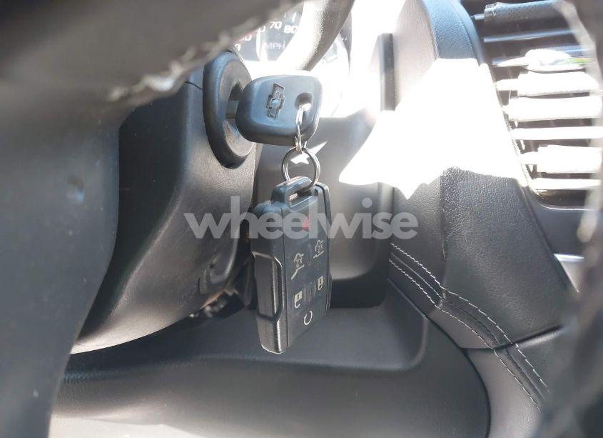 Photo 11 of 2018 Chevrolet Suburban LT (VIN 1GNSKHKC9JR231718)