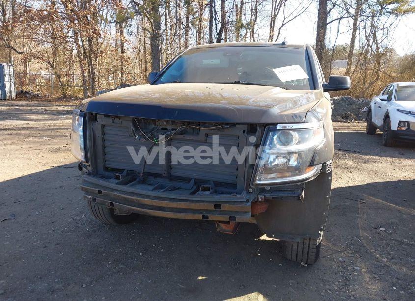 Photo 12 of 2018 Chevrolet Suburban LT (VIN 1GNSKHKC9JR231718)