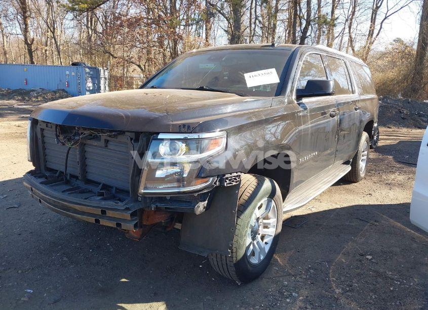 Photo 2 of 2018 Chevrolet Suburban LT (VIN 1GNSKHKC9JR231718)