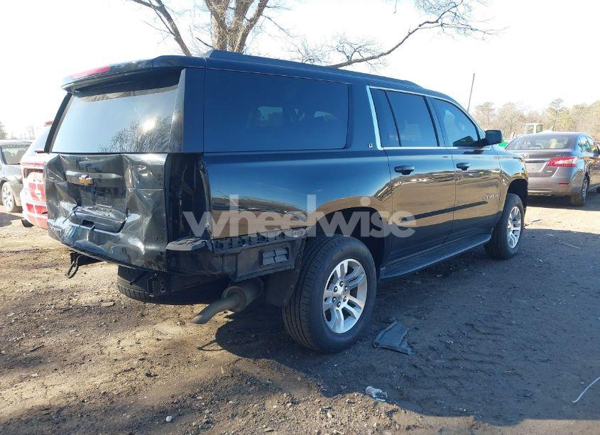 Photo 4 of 2018 Chevrolet Suburban LT (VIN 1GNSKHKC9JR231718)