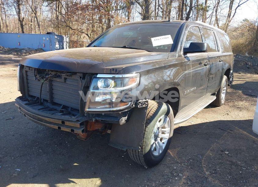 Photo 6 of 2018 Chevrolet Suburban LT (VIN 1GNSKHKC9JR231718)