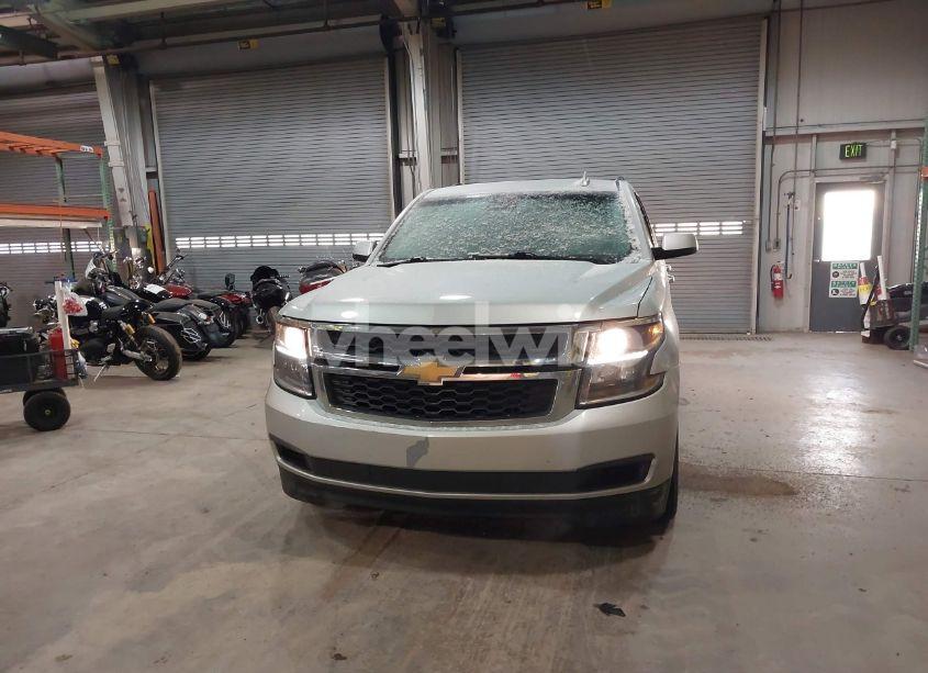 Photo 12 of 2019 Chevrolet Suburban LT (VIN 1GNSKHKC9KR177256)