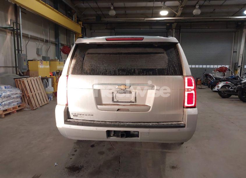 Photo 16 of 2019 Chevrolet Suburban LT (VIN 1GNSKHKC9KR177256)