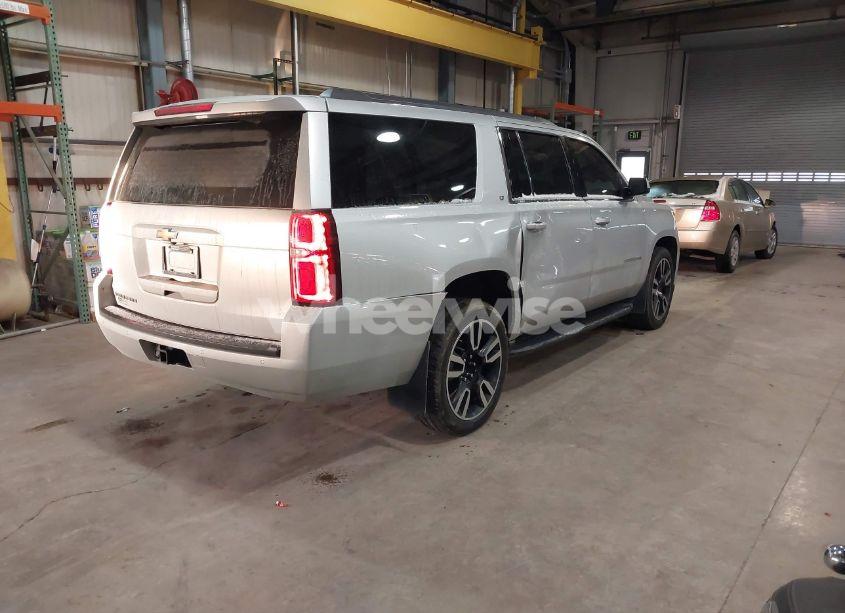 Photo 4 of 2019 Chevrolet Suburban LT (VIN 1GNSKHKC9KR177256)