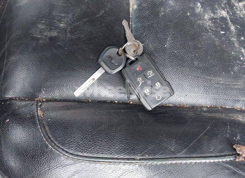 Photo 11 of 2019 Chevrolet Suburban LT (VIN 1GNSKHKC9KR246057)