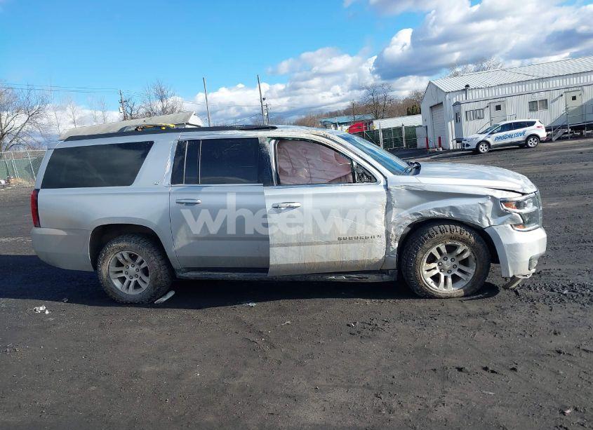 Photo 13 of 2019 Chevrolet Suburban LT (VIN 1GNSKHKC9KR246057)