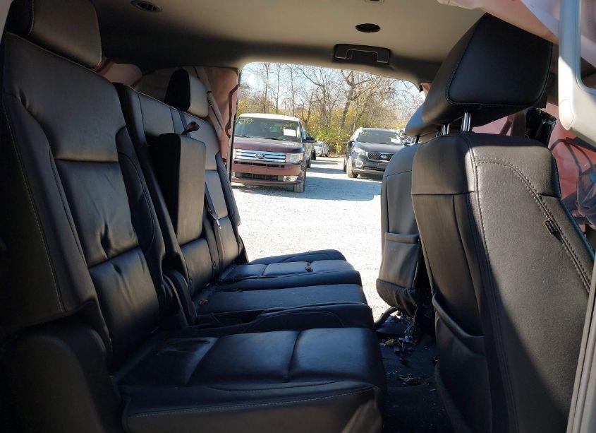 Photo 8 of 2020 Chevrolet Suburban 4WD LT (VIN 1GNSKHKC9LR121920)