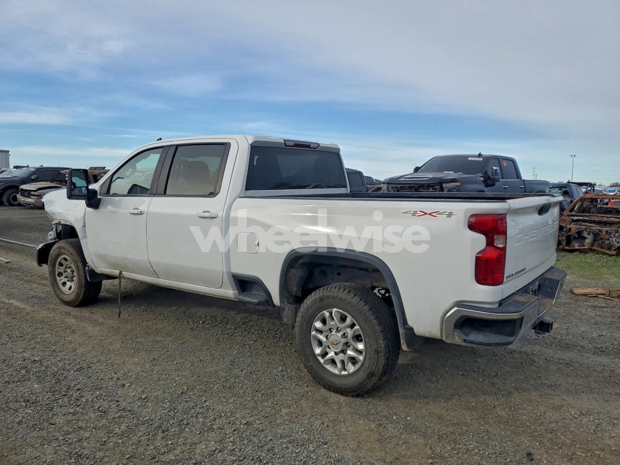 Photo 2 of 2021 CHEVROLET SILVERADO K2500 HEAVY DUTY LT (VIN 1GNSKHKC9LR169983)