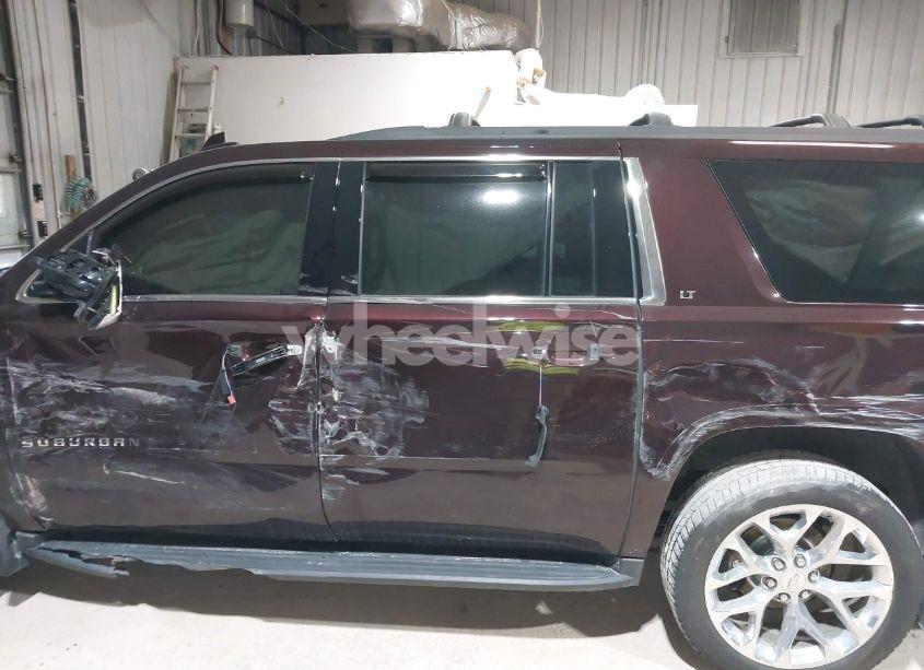 Photo 14 of 2020 Chevrolet Suburban 4WD LT (VIN 1GNSKHKC9LR210290)