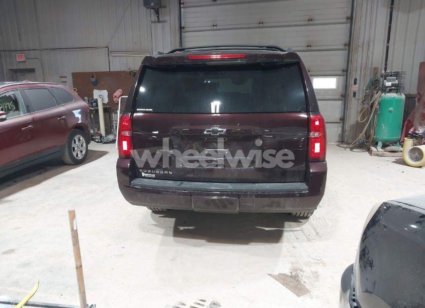 Photo 16 of 2020 Chevrolet Suburban 4WD LT (VIN 1GNSKHKC9LR210290)