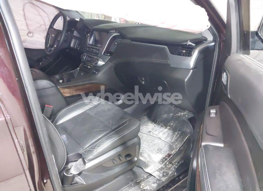 Photo 5 of 2020 Chevrolet Suburban 4WD LT (VIN 1GNSKHKC9LR210290)