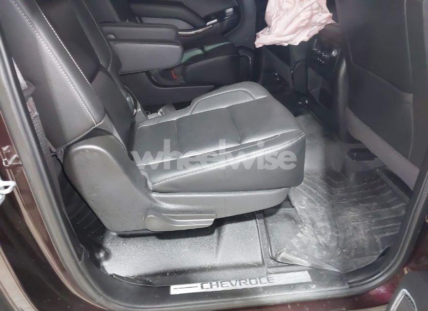 Photo 8 of 2020 Chevrolet Suburban 4WD LT (VIN 1GNSKHKC9LR210290)