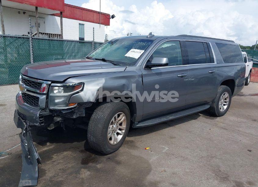 Photo 2 of 2020 Chevrolet Suburban 4WD LT (VIN 1GNSKHKC9LR262938)