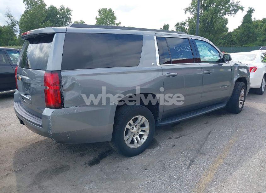 Photo 4 of 2020 Chevrolet Suburban 4WD LT (VIN 1GNSKHKC9LR262938)
