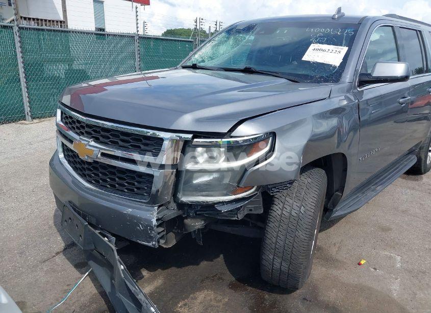 Photo 6 of 2020 Chevrolet Suburban 4WD LT (VIN 1GNSKHKC9LR262938)