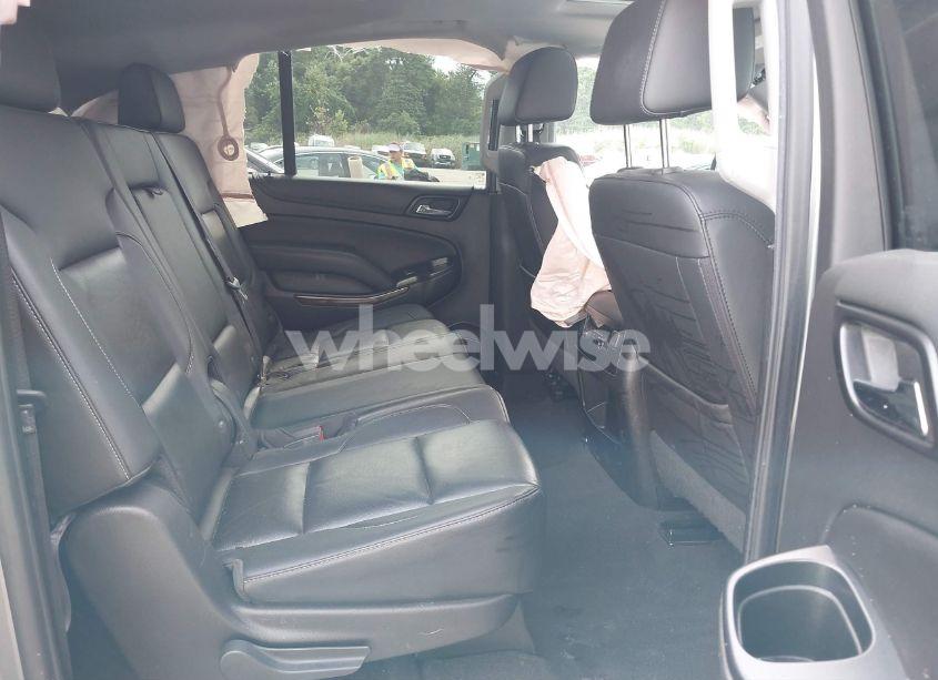 Photo 8 of 2020 Chevrolet Suburban 4WD LT (VIN 1GNSKHKC9LR262938)