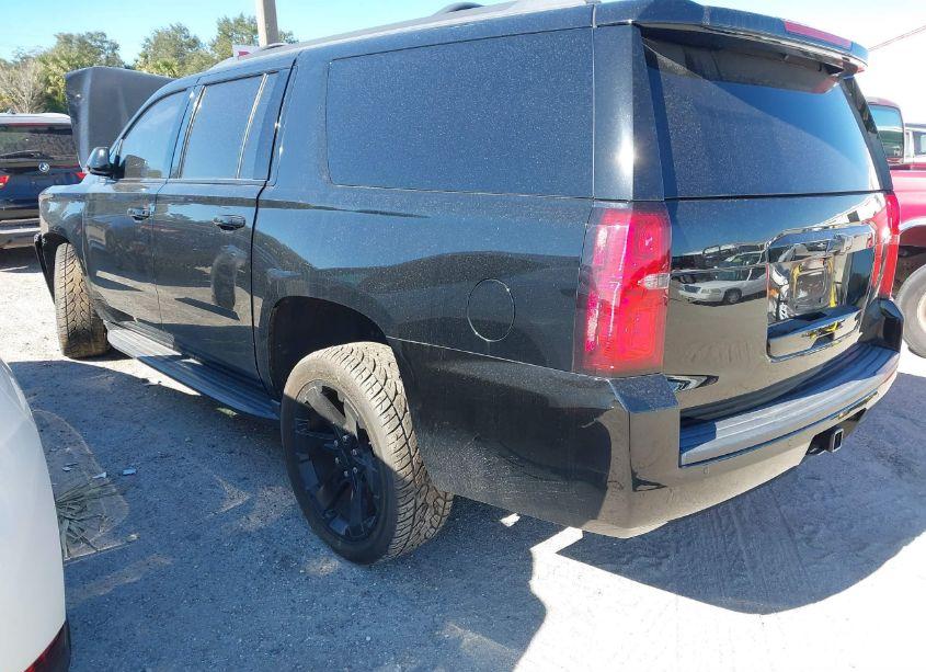 Photo 3 of 2017 Chevrolet Suburban LT (VIN 1GNSKHKCXHR300796)