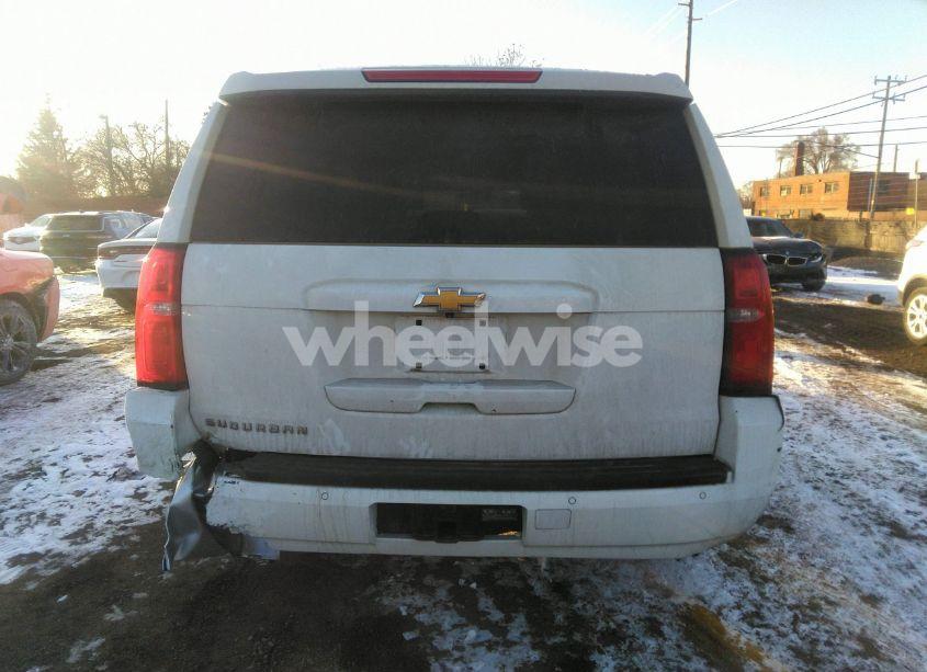 Photo 16 of 2017 Chevrolet Suburban LT (VIN 1GNSKHKCXHR301558)