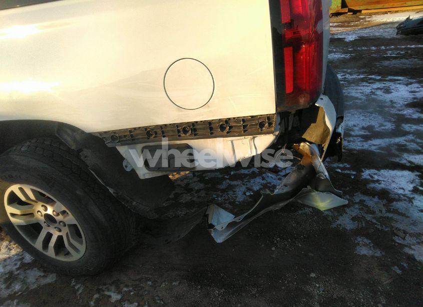 Photo 6 of 2017 Chevrolet Suburban LT (VIN 1GNSKHKCXHR301558)