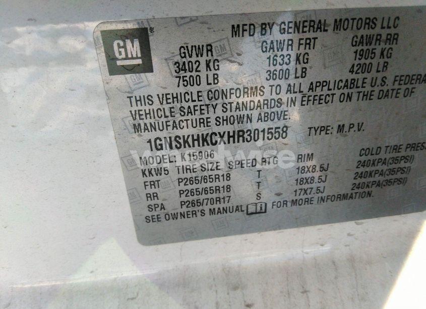 Photo 9 of 2017 Chevrolet Suburban LT (VIN 1GNSKHKCXHR301558)