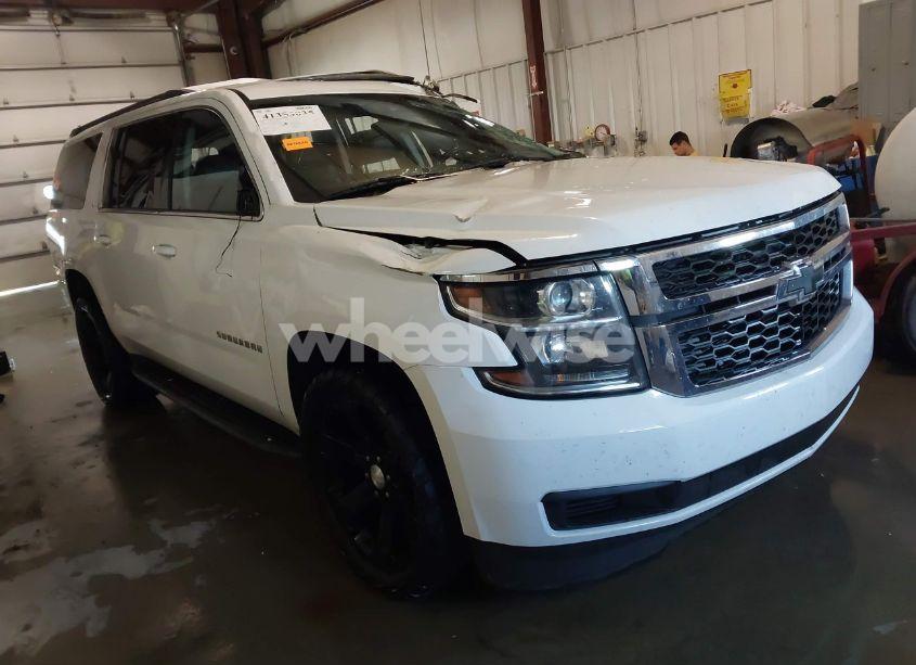 2017 Chevrolet Suburban LT (VIN 1GNSKHKCXHR328405) main photo