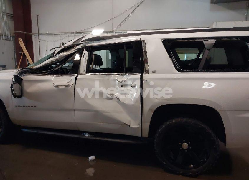 Photo 14 of 2017 Chevrolet Suburban LT (VIN 1GNSKHKCXHR328405)