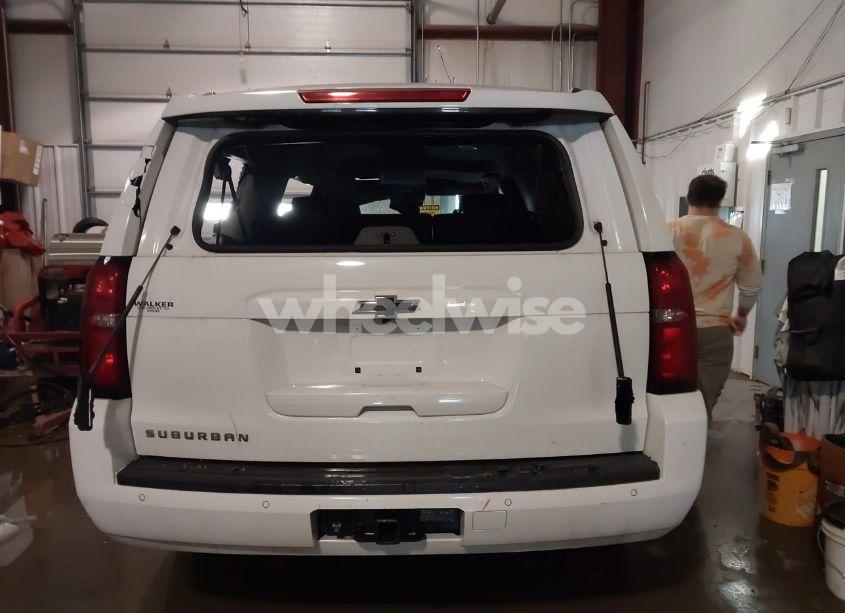 Photo 16 of 2017 Chevrolet Suburban LT (VIN 1GNSKHKCXHR328405)