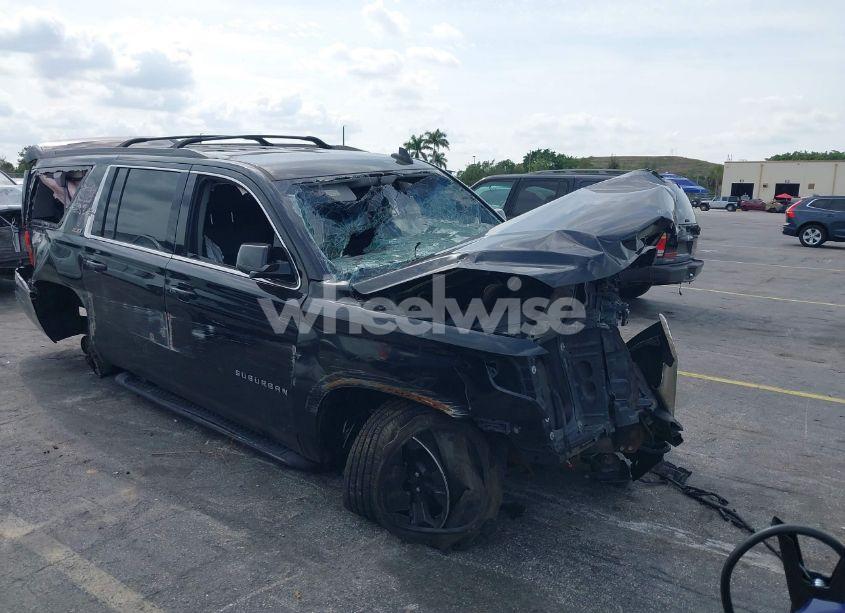 2018 Chevrolet Suburban LT (VIN 1GNSKHKCXJR356680) main photo