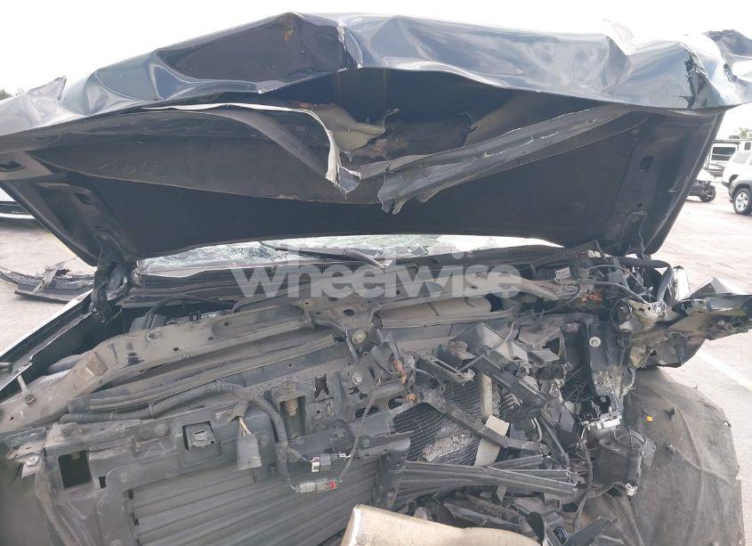 Photo 10 of 2018 Chevrolet Suburban LT (VIN 1GNSKHKCXJR356680)