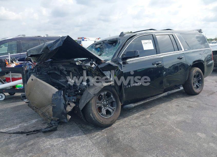 Photo 2 of 2018 Chevrolet Suburban LT (VIN 1GNSKHKCXJR356680)