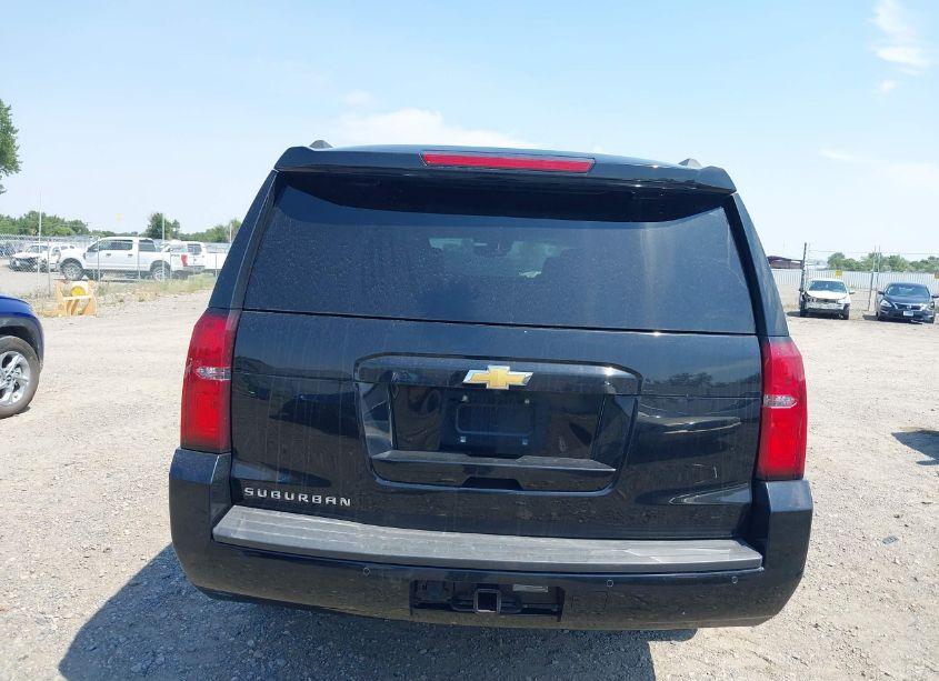 Photo 17 of 2019 Chevrolet Suburban LT (VIN 1GNSKHKCXKR228389)