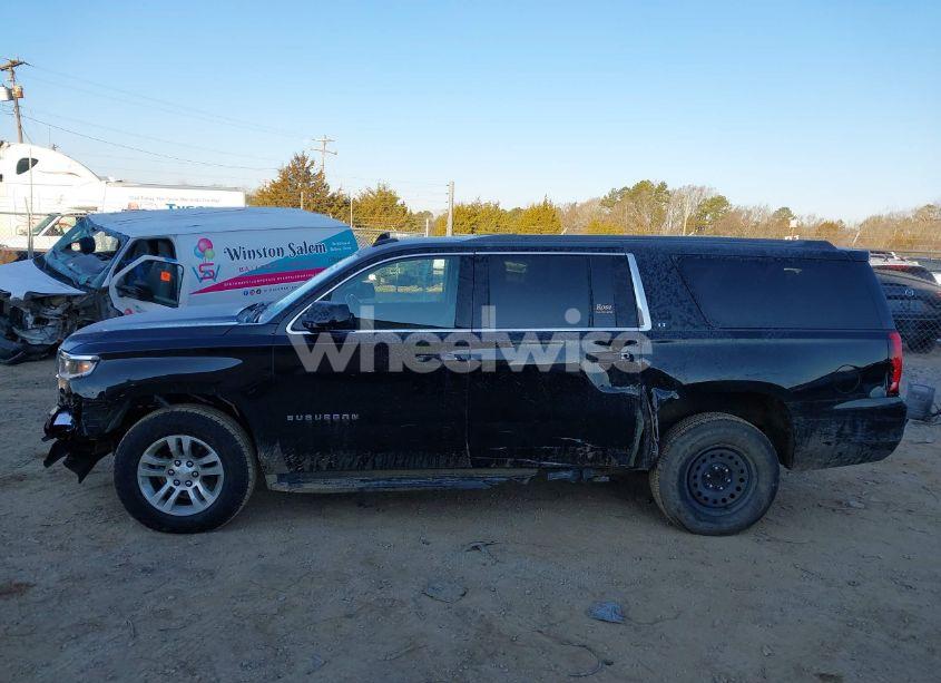 Photo 14 of 2019 Chevrolet Suburban LT (VIN 1GNSKHKCXKR327651)
