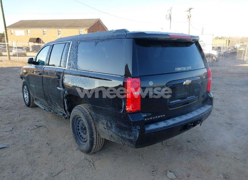 Photo 3 of 2019 Chevrolet Suburban LT (VIN 1GNSKHKCXKR327651)