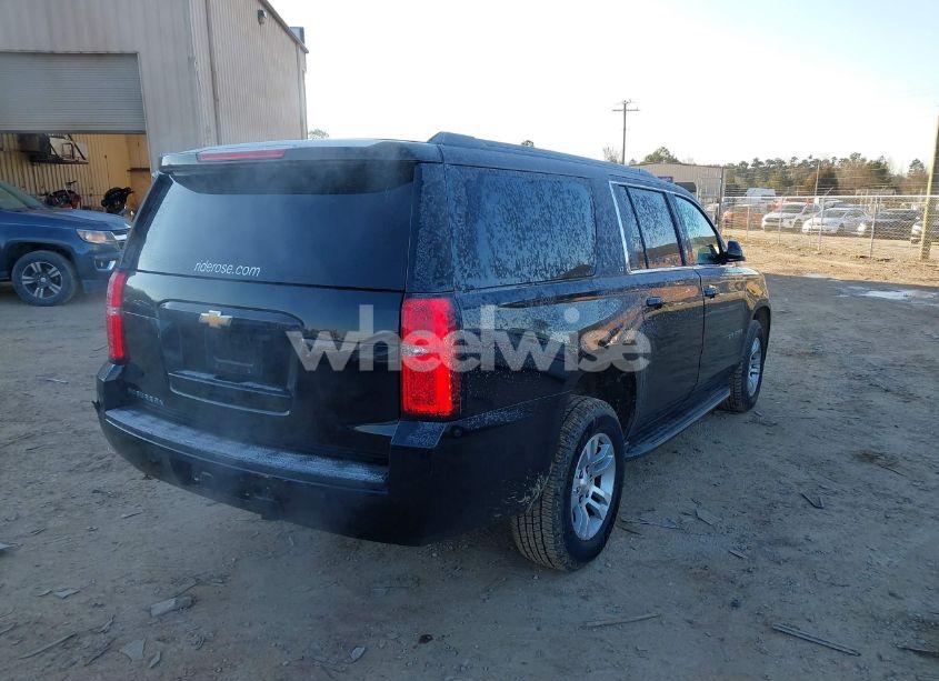 Photo 4 of 2019 Chevrolet Suburban LT (VIN 1GNSKHKCXKR327651)