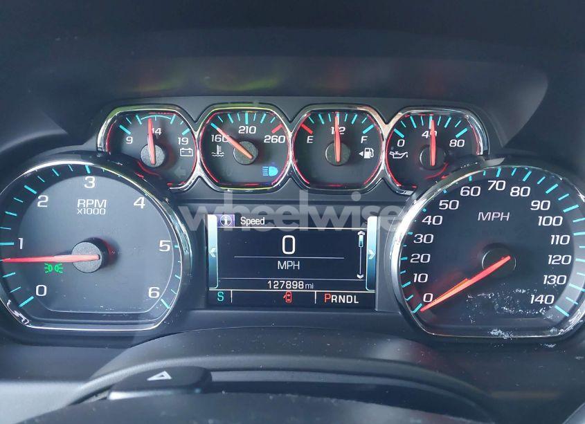 Photo 7 of 2019 Chevrolet Suburban LT (VIN 1GNSKHKCXKR327651)