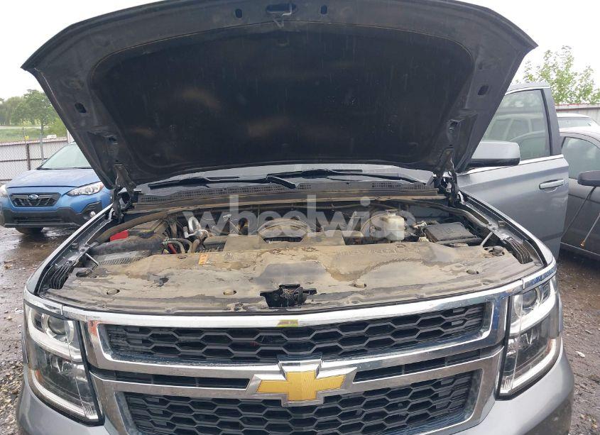 Photo 10 of 2019 Chevrolet Suburban LT (VIN 1GNSKHKCXKR405555)