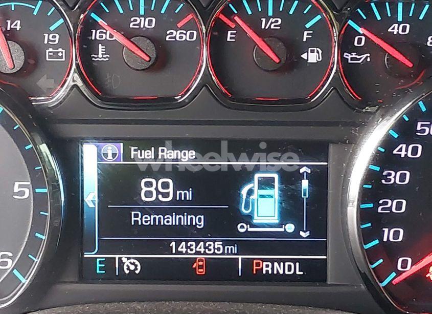 Photo 15 of 2019 Chevrolet Suburban LT (VIN 1GNSKHKCXKR405555)