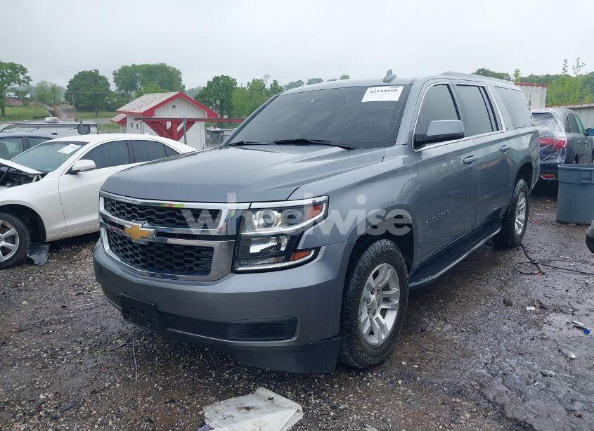 Photo 2 of 2019 Chevrolet Suburban LT (VIN 1GNSKHKCXKR405555)