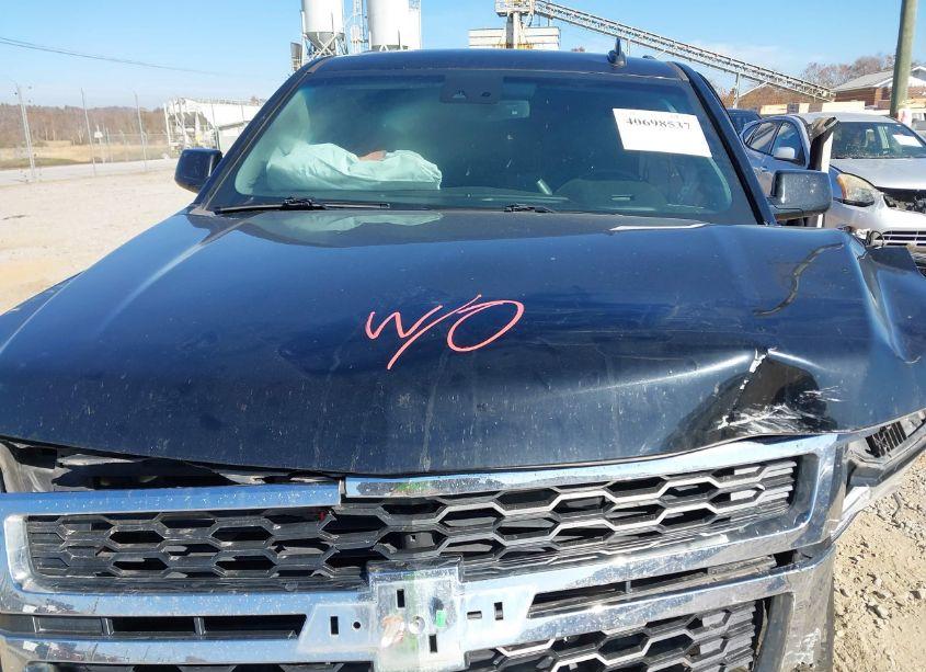 Photo 10 of 2019 Chevrolet Suburban LT (VIN 1GNSKHKCXKR409167)