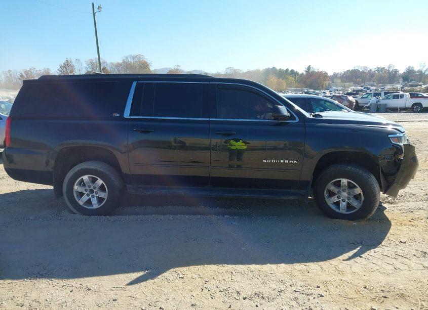 Photo 13 of 2019 Chevrolet Suburban LT (VIN 1GNSKHKCXKR409167)