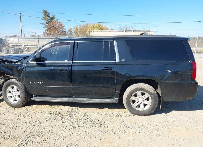 Photo 14 of 2019 Chevrolet Suburban LT (VIN 1GNSKHKCXKR409167)