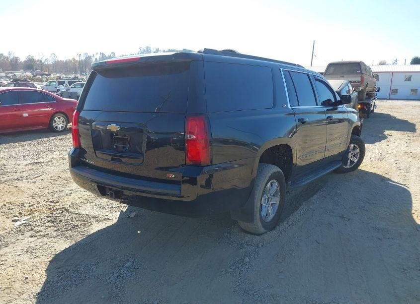 Photo 4 of 2019 Chevrolet Suburban LT (VIN 1GNSKHKCXKR409167)