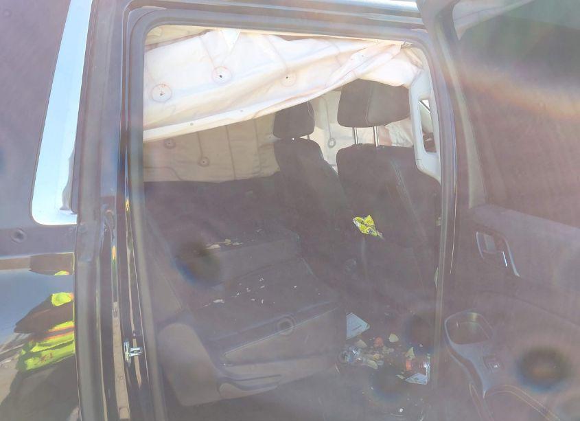 Photo 8 of 2019 Chevrolet Suburban LT (VIN 1GNSKHKCXKR409167)