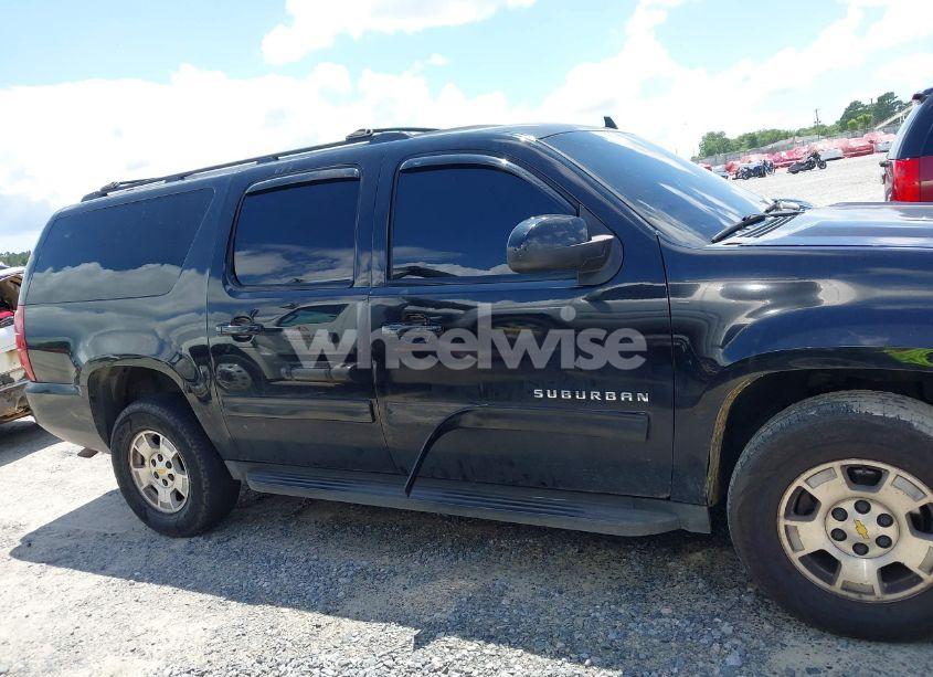 Photo 13 of 2011 Chevrolet Suburban 1500 LT1 (VIN 1GNSKJE30BR208039)