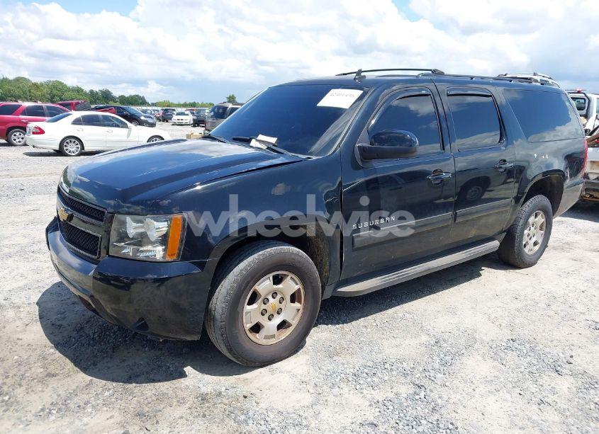 Photo 2 of 2011 Chevrolet Suburban 1500 LT1 (VIN 1GNSKJE30BR208039)