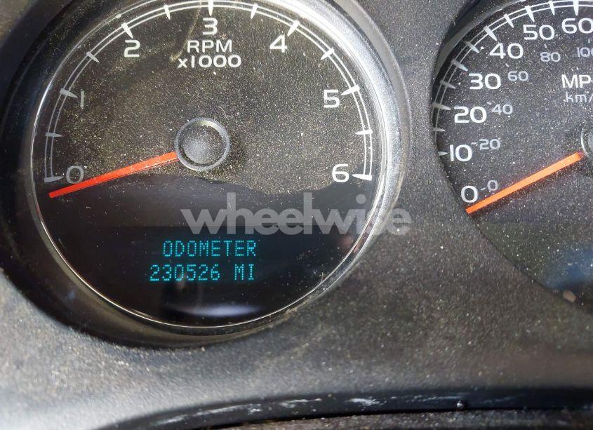 Photo 7 of 2011 Chevrolet Suburban 1500 LT1 (VIN 1GNSKJE30BR208039)