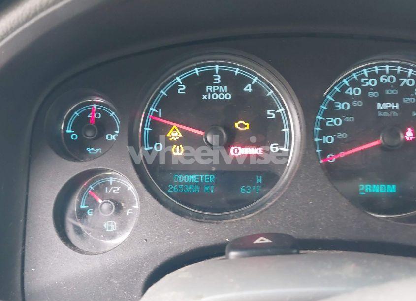 Photo 15 of 2011 Chevrolet Suburban 1500 LT1 (VIN 1GNSKJE30BR216805)